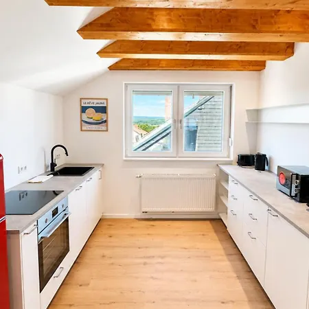 Cozy, Spacious Floor With A Panoramic View For Up To 6 Pax *