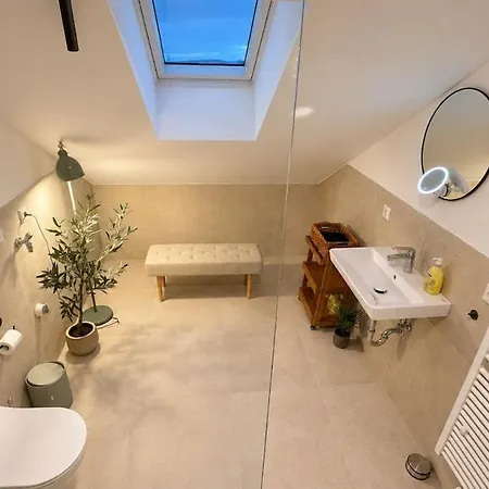 Apartment Cozy, Spacious Floor With A Panoramic View For Up To 6 Pax Bischberg