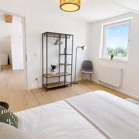 Cozy, Spacious Floor With A Panoramic View For Up To 6 Pax Bischberg