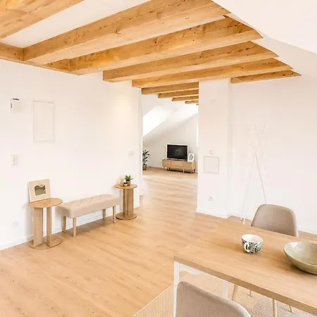 Lägenhet Cozy, Spacious Floor With A Panoramic View For Up To 6 Pax *